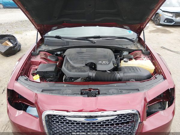 2018 CHRYSLER 300 LIMITED — I10
