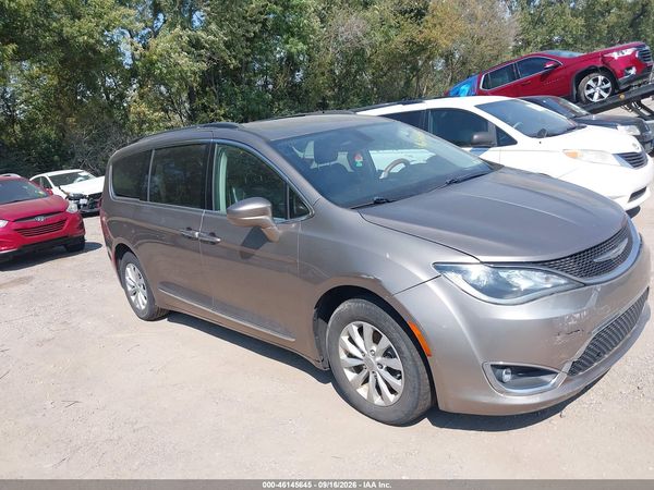 2017 CHRYSLER PACIFICA TOURING-L — I1
