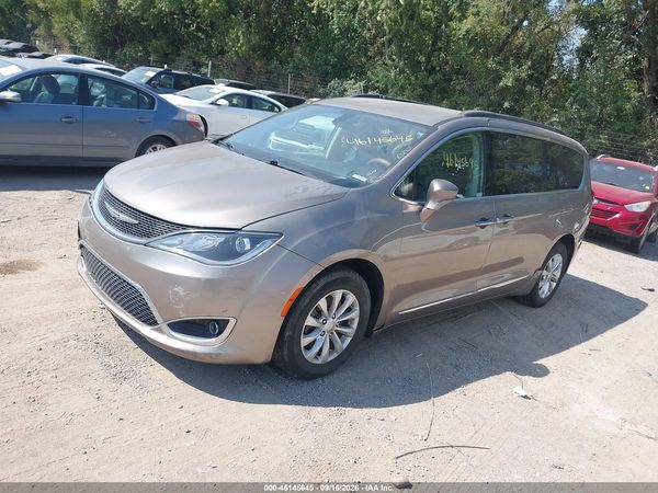 2017 CHRYSLER PACIFICA — I2