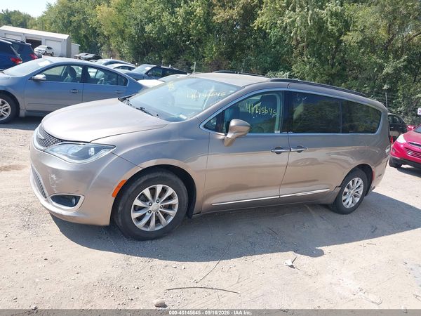 2017 CHRYSLER PACIFICA TOURING-L — I117