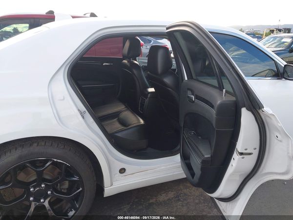 2020 CHRYSLER 300 LIMITED — I8