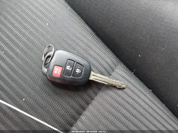 2017 TOYOTA RAV4 LE — I11