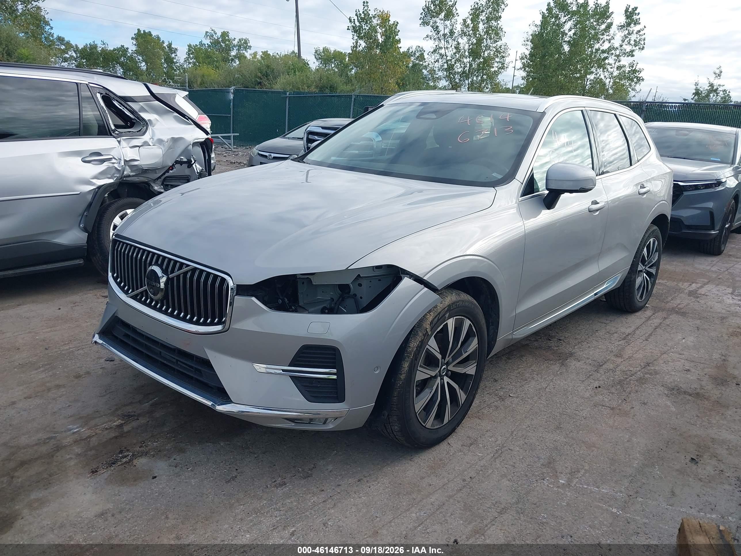 2023 VOLVO XC60 B5 PLUS BRIGHT THEME — I2