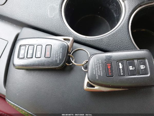 2016 LEXUS IS 300 — I11
