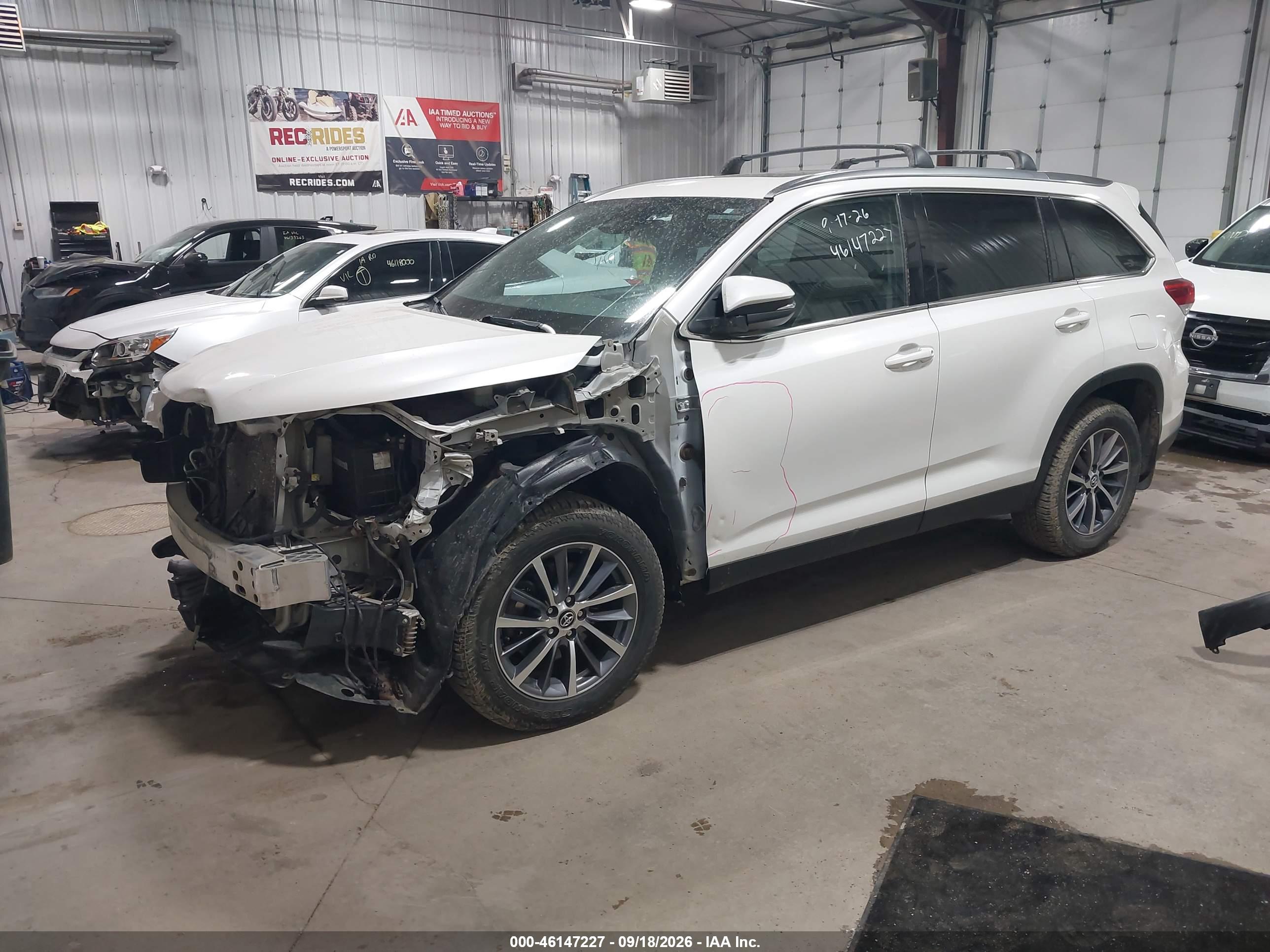 2019 TOYOTA HIGHLANDER XLE — I2