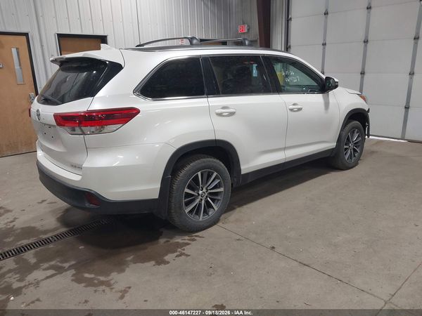 2019 TOYOTA HIGHLANDER XLE — I4
