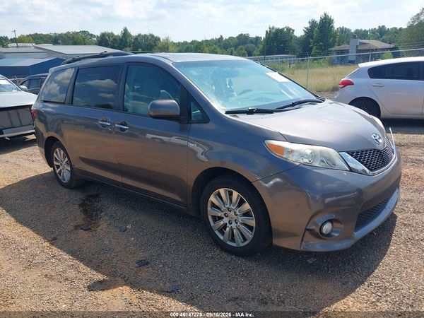 2017 TOYOTA SIENNA XLE 7 PASSENGER — I1