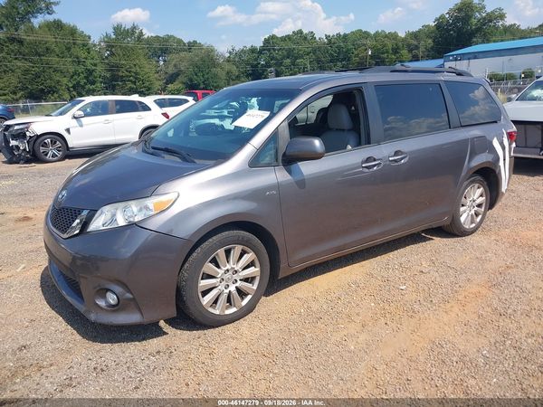 2017 TOYOTA SIENNA — I2