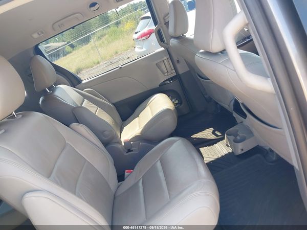 2017 TOYOTA SIENNA XLE 7 PASSENGER — I8