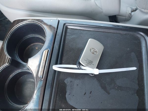 2017 TOYOTA SIENNA XLE 7 PASSENGER — I11