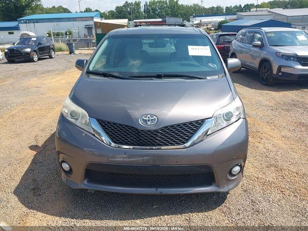 2017 TOYOTA SIENNA XLE 7 PASSENGER — I115