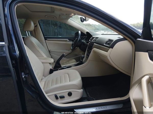 2017 VOLKSWAGEN PASSAT SEL PREMIUM — I5