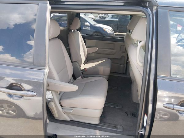 2016 KIA SEDONA LX — I8
