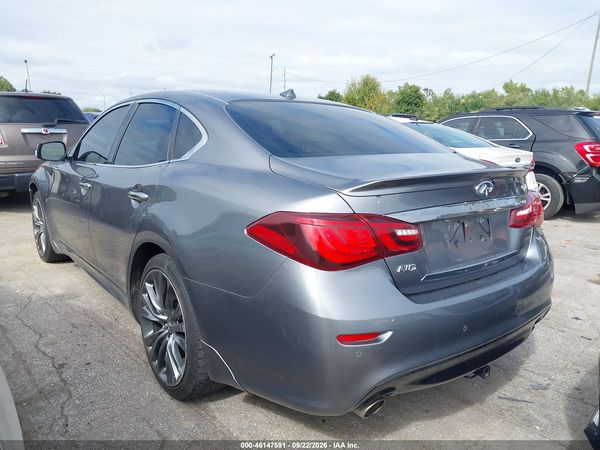 2017 INFINITI Q70 3.7X — I3