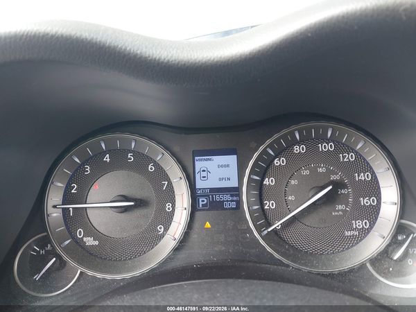 2017 INFINITI Q70 3.7X — I7