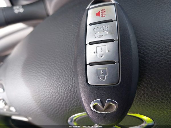 2017 INFINITI Q70 3.7X — I11