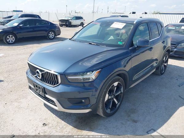 2019 VOLVO XC40 — I2
