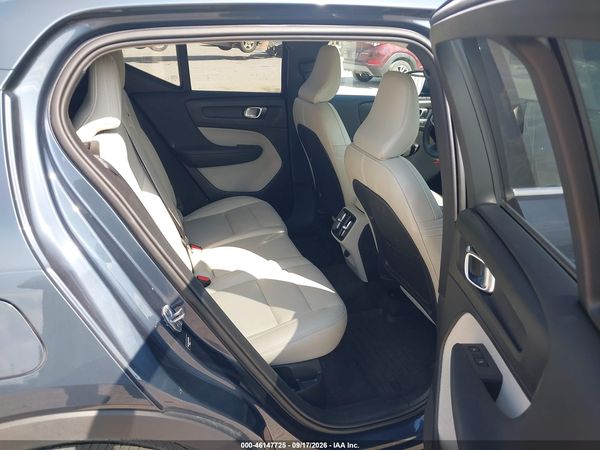 2019 VOLVO XC40 T4 INSCRIPTION — I8