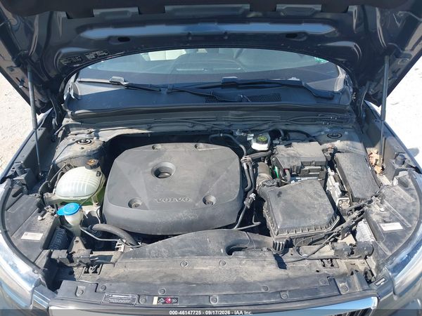 2019 VOLVO XC40 T4 INSCRIPTION — I10