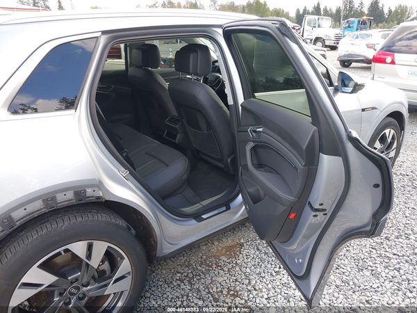 2022 AUDI E-TRON PREMIUM PLUS QUATTRO — I8