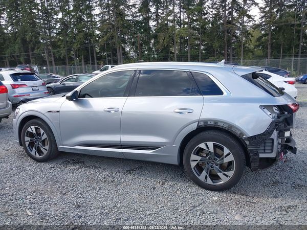 2022 AUDI E-TRON PREMIUM PLUS QUATTRO — I117