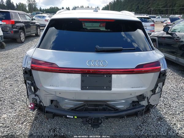 2022 AUDI E-TRON PREMIUM PLUS QUATTRO — I119