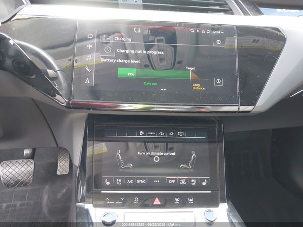 2022 AUDI E-TRON PREMIUM PLUS QUATTRO — I132