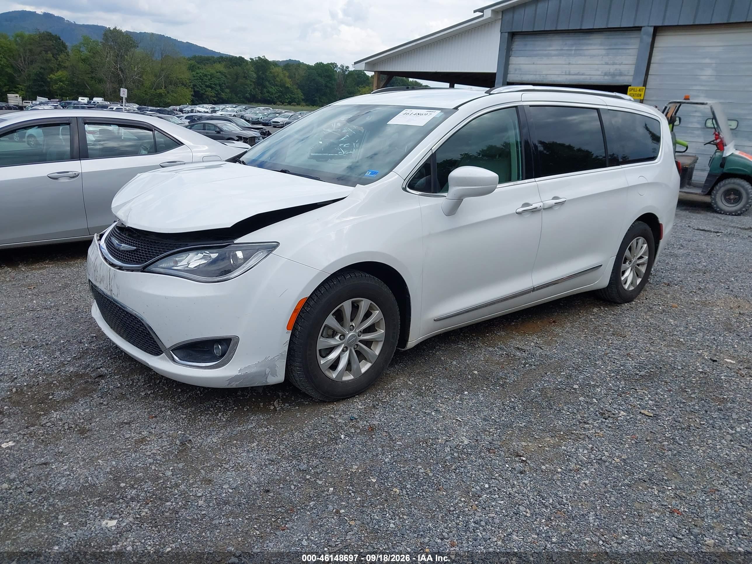 2018 CHRYSLER PACIFICA TOURING L — I2