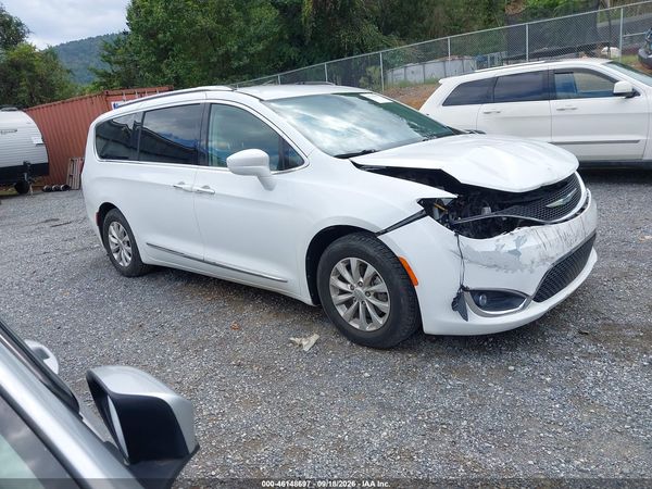 2018 CHRYSLER PACIFICA TOURING L — I1