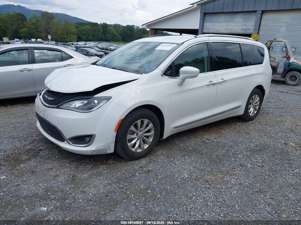 2018 CHRYSLER PACIFICA — I2