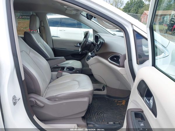 2018 CHRYSLER PACIFICA TOURING L — I5