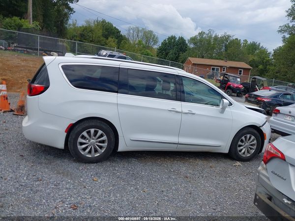 2018 CHRYSLER PACIFICA TOURING L — I116
