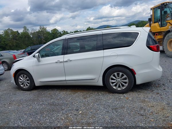 2018 CHRYSLER PACIFICA TOURING L — I117