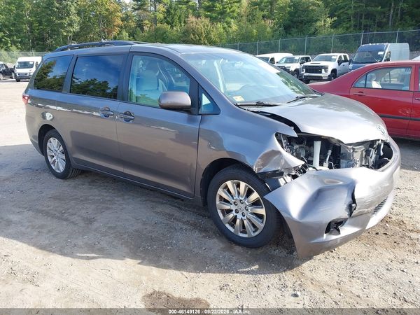 2015 TOYOTA SIENNA LE 7 PASSENGER — I1