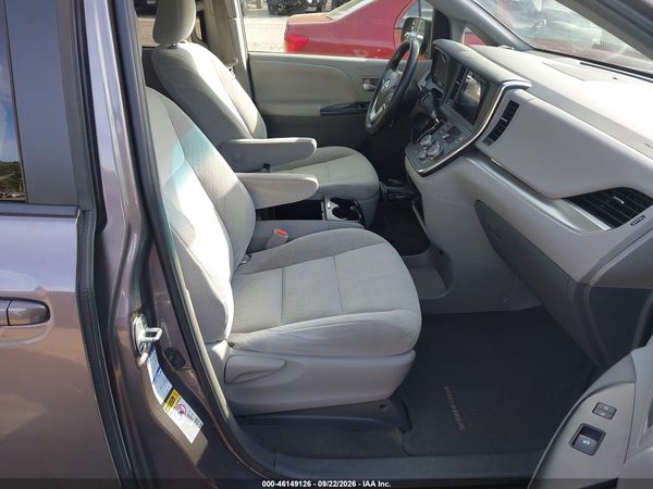 2015 TOYOTA SIENNA LE 7 PASSENGER — I5