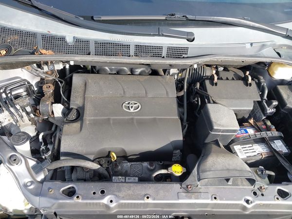 2015 TOYOTA SIENNA LE 7 PASSENGER — I10