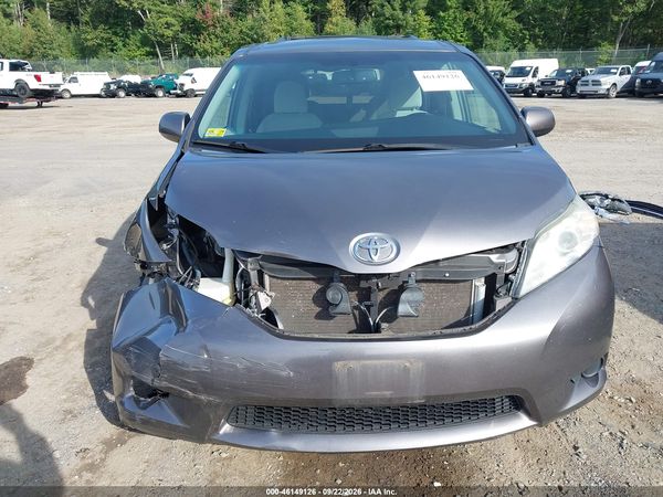 2015 TOYOTA SIENNA LE 7 PASSENGER — I115