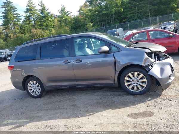 2015 TOYOTA SIENNA LE 7 PASSENGER — I116