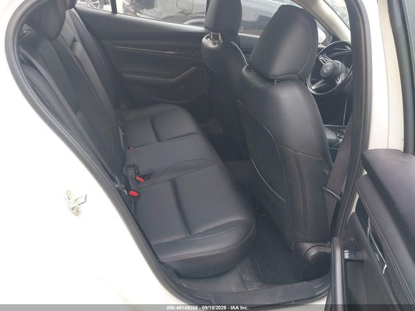 2019 MAZDA MAZDA3 SELECT PACKAGE — I8