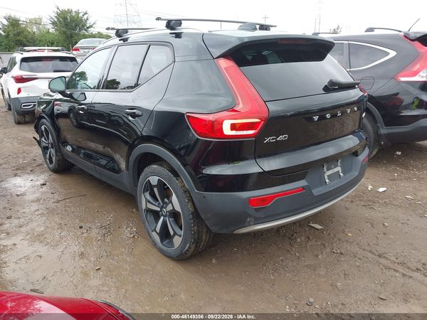 2019 VOLVO XC40 T5 MOMENTUM — I3