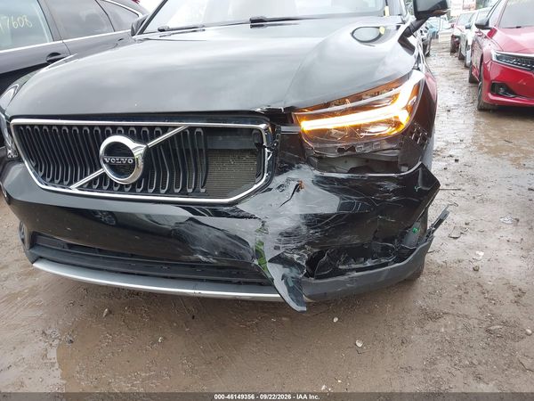 2019 VOLVO XC40 T5 MOMENTUM — I6