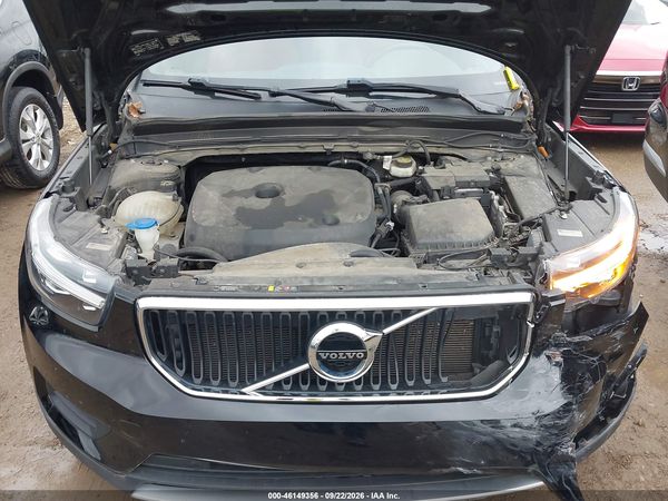 2019 VOLVO XC40 T5 MOMENTUM — I10