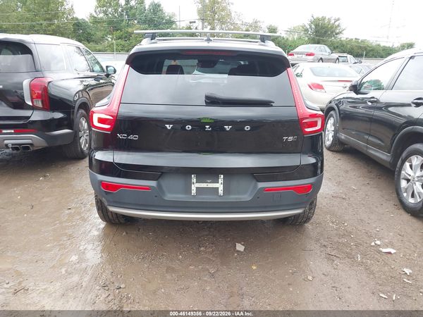 2019 VOLVO XC40 T5 MOMENTUM — I119