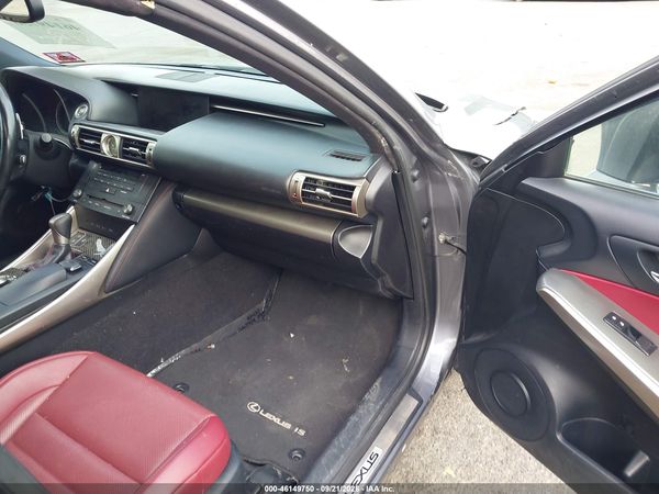 2016 LEXUS IS 300 — I5