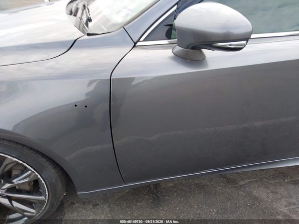 2016 LEXUS IS 300 — I6