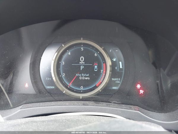 2016 LEXUS IS 300 — I7