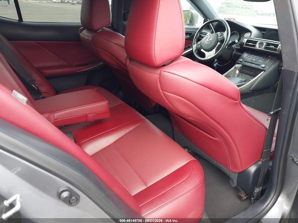 2016 LEXUS IS 300 — I8