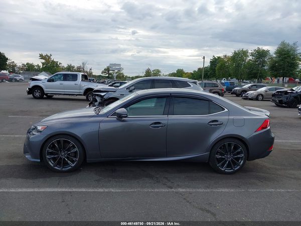 2016 LEXUS IS 300 — I117