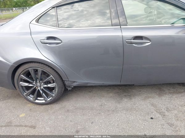 2016 LEXUS IS 300 — I152