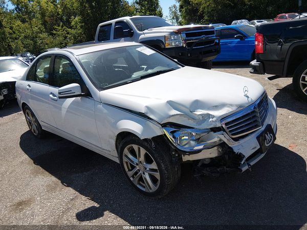 2013 MERCEDES-BENZ C 300 LUXURY 4MATIC — I1